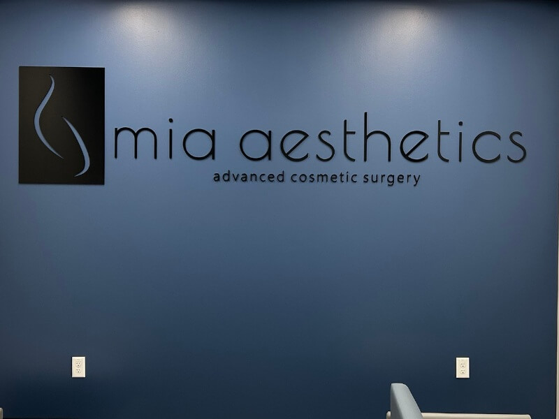 Interior Décor & Signage